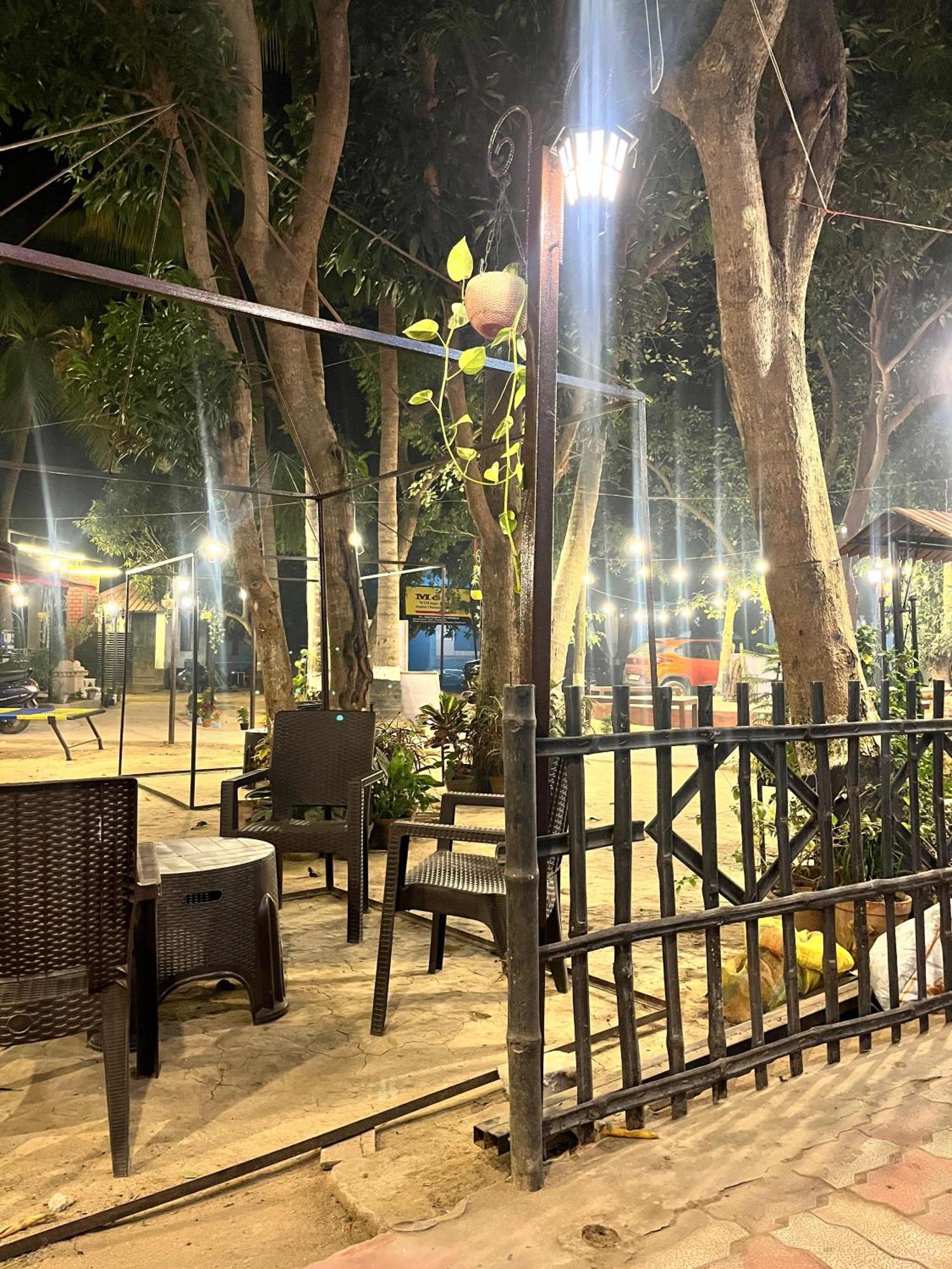 Moon Village Resort ชานตี นิเคทัน ภายนอก รูปภาพ