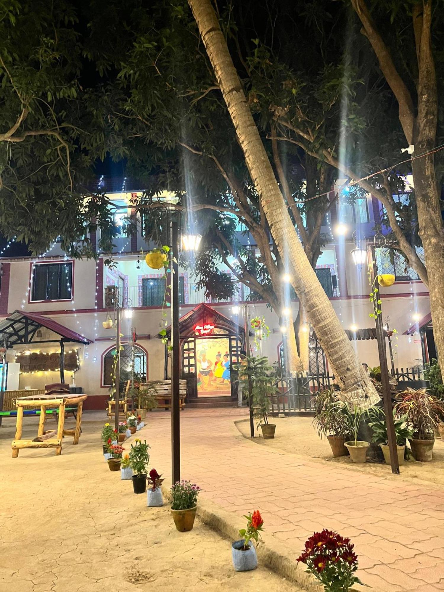 Moon Village Resort ชานตี นิเคทัน ภายนอก รูปภาพ